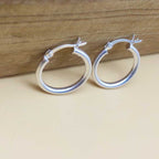 Minimalist 925 Sterling Silver Hoop Earrings With Latch Lock System