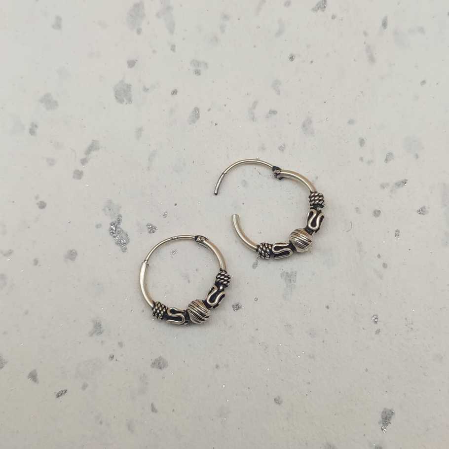 925 Sterling Silver Small Hoop Earrings with Artistic Wire Accent