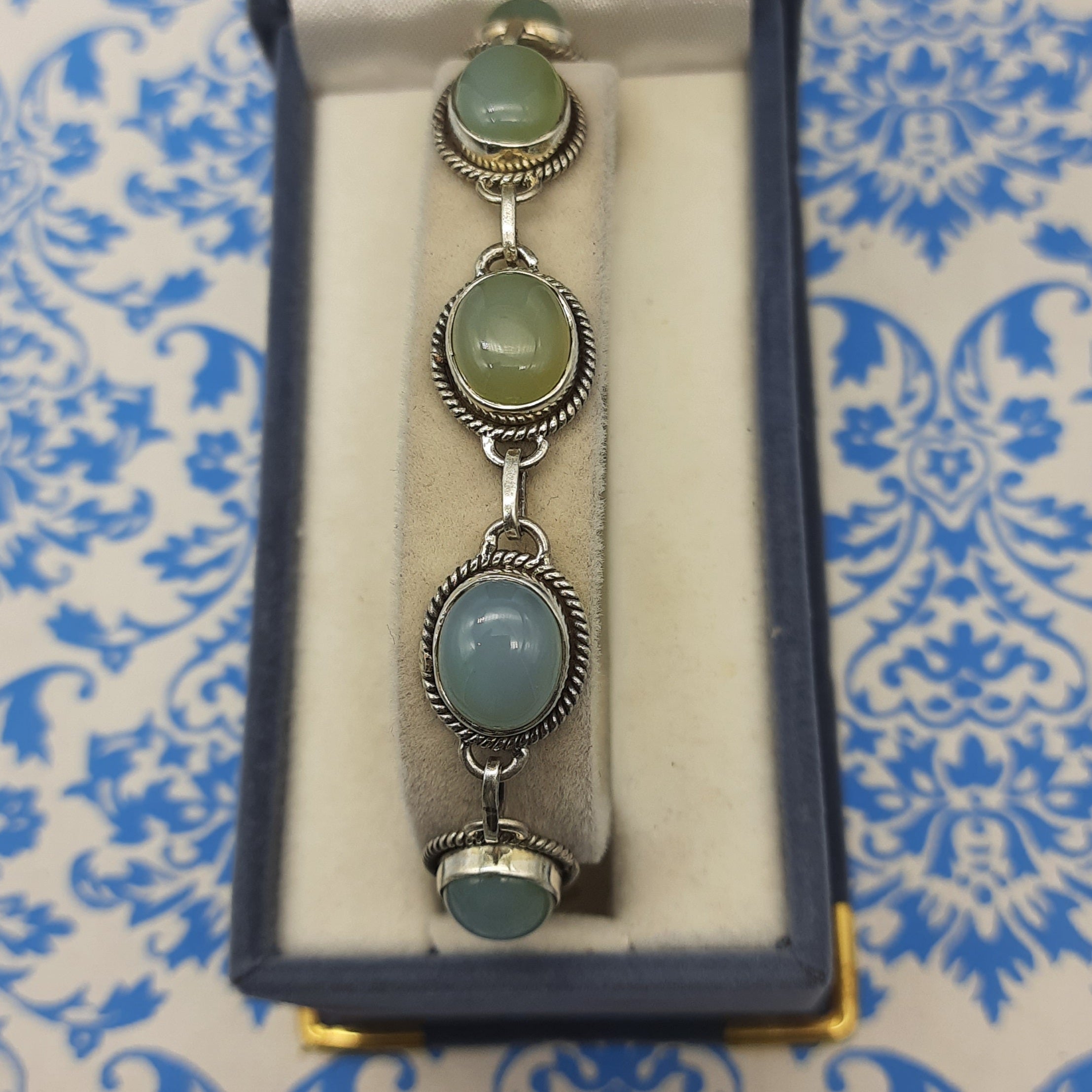 Oval Shape Chalcedony Gemstone Handmade Sterling Silver 925 Chain Bracelet