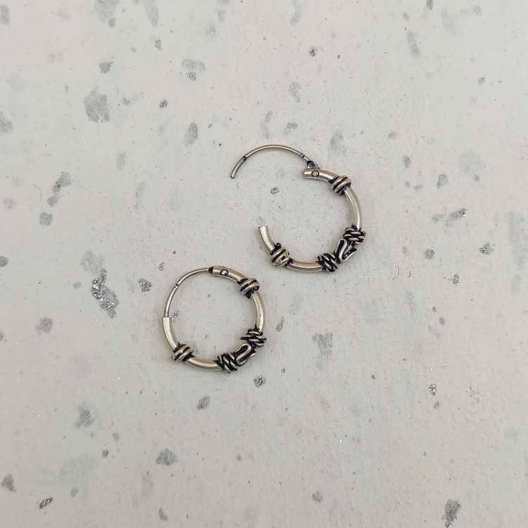 925 Sterling Silver Small Hoop Earrings with Artistic Wire Accent