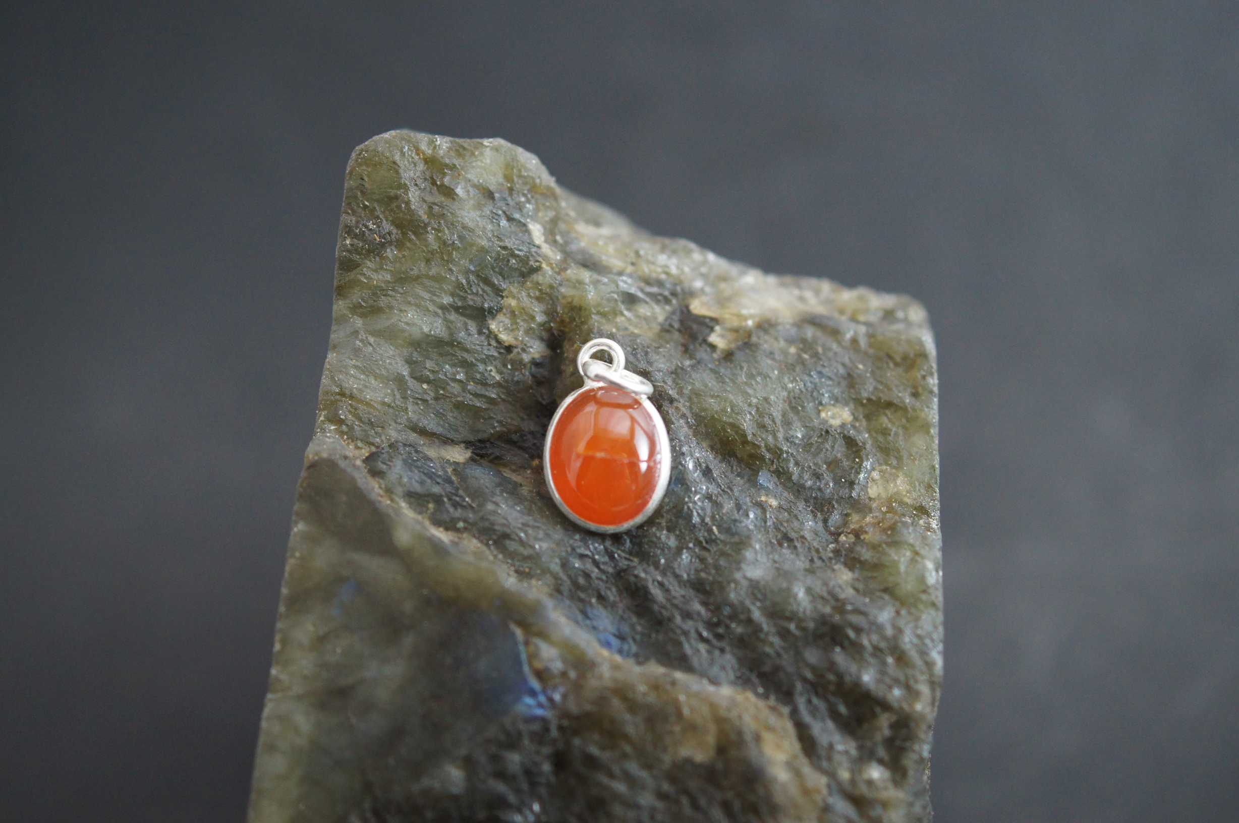 Thin Bezel Carnelian 925 Silver Pendant Handmade Gift Wholesale