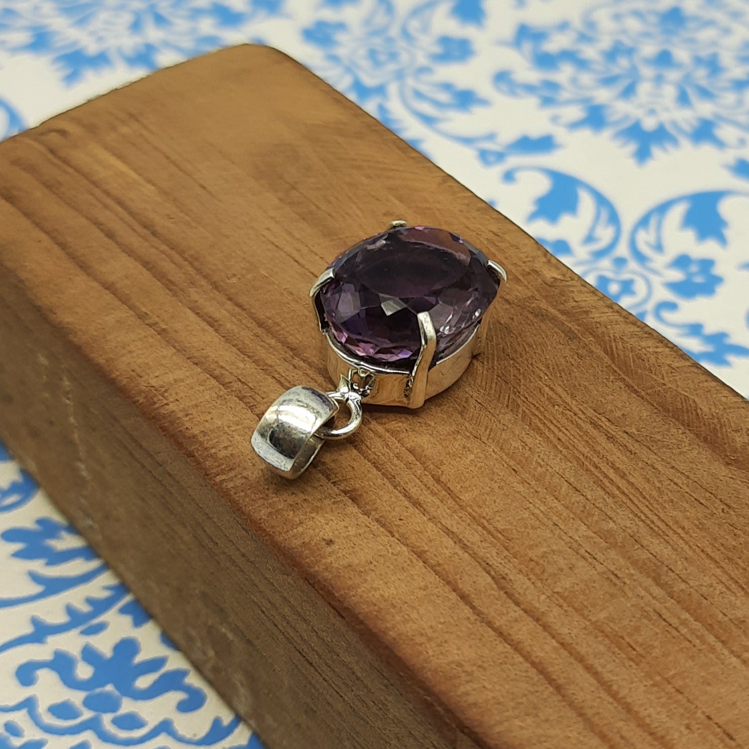 Amethyst Pendant in 925 Sterling Silver – Classic Natural Amethyst Minimal Elegant Jewelry