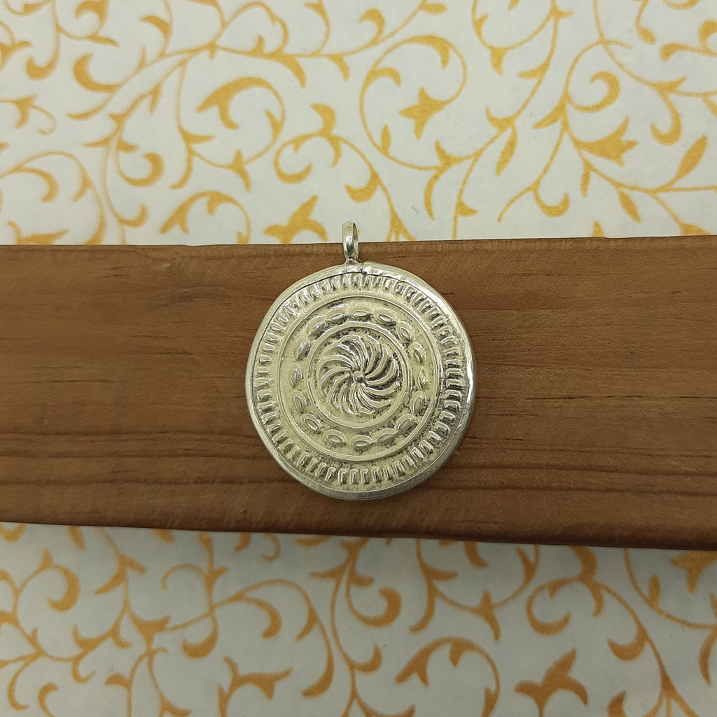 Shree Nath Ji Hand-Painted Pendant in 925 Sterling Silver – Divine Krishna Art Frame
