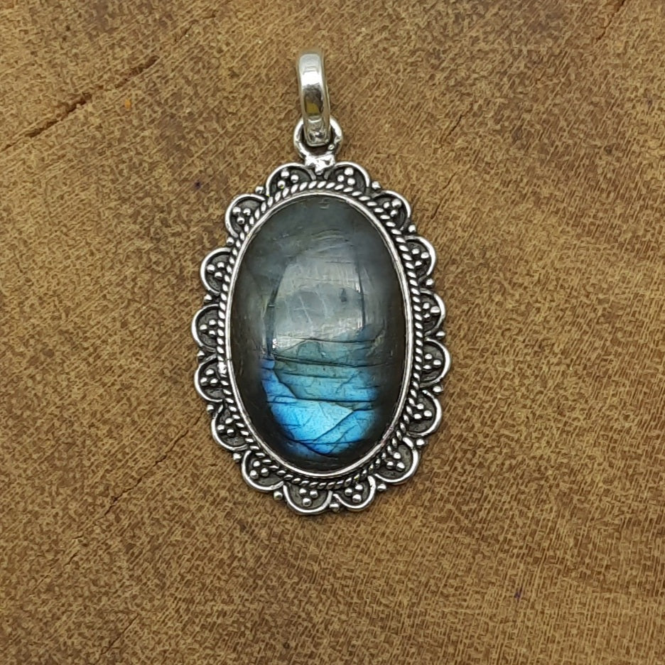 Labradorite 925 Sterling Silver Handmade Nepali Bohemian Flash Jewelry