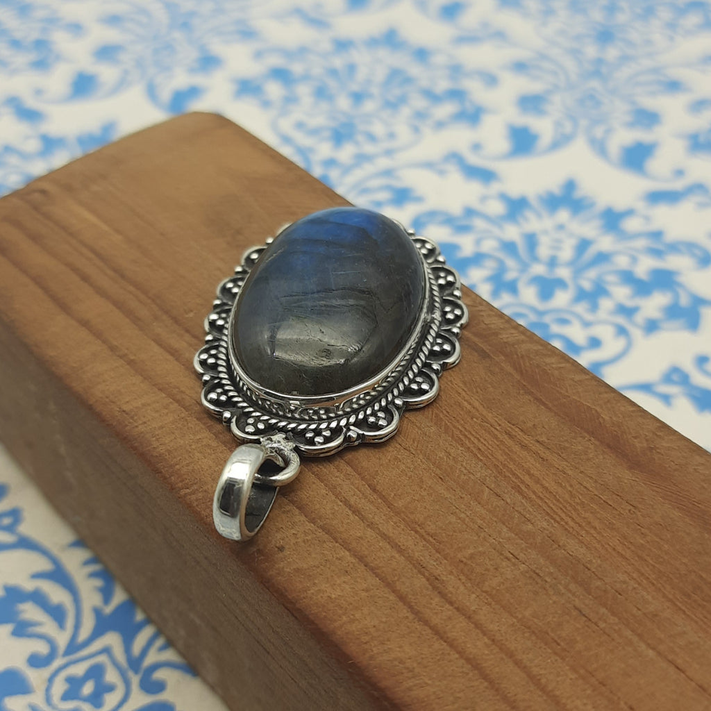 Labradorite 925 Sterling Silver Handmade Nepali Bohemian Flash Jewelry