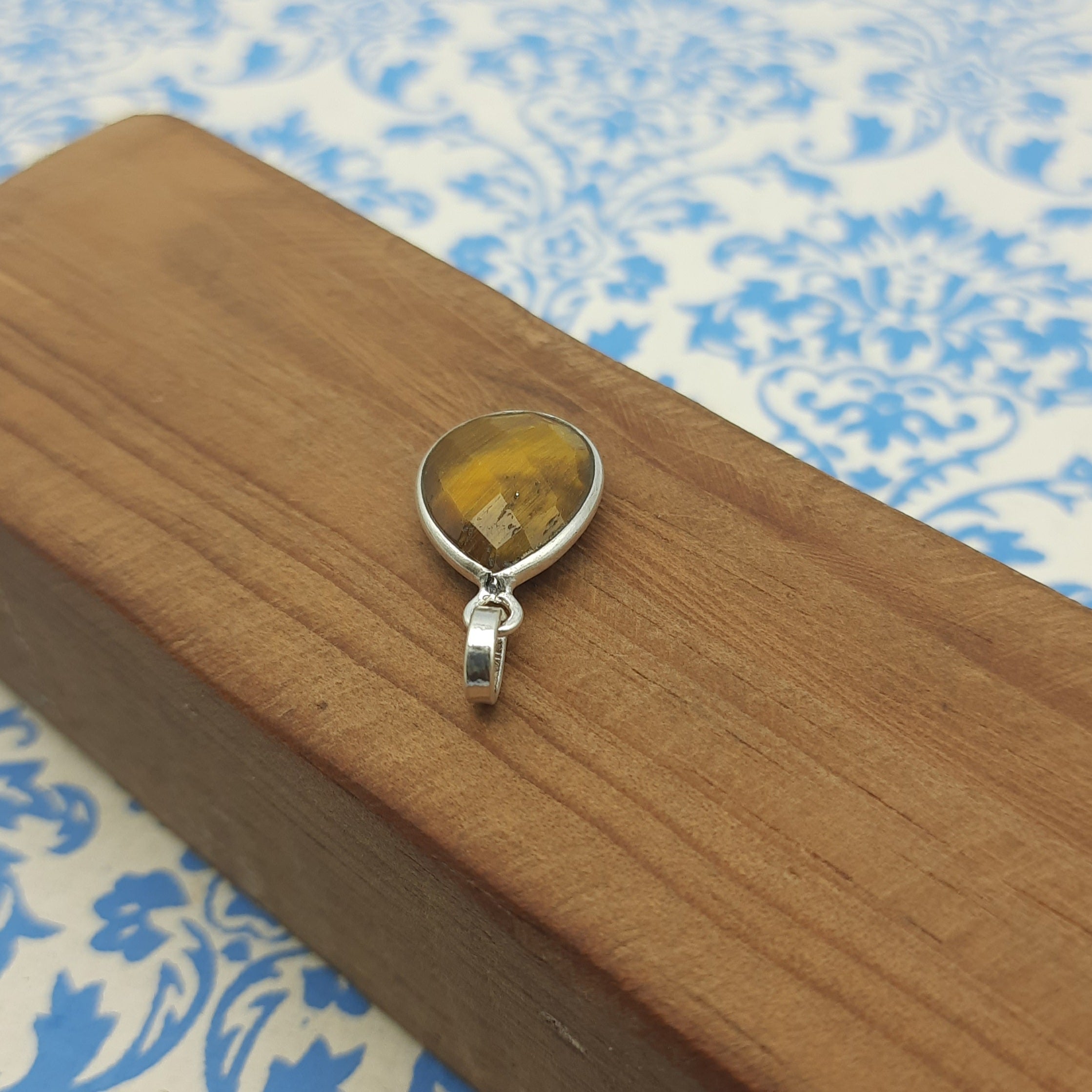 Tiger Eye Checker Cut 925 Silver Bezel Necklace