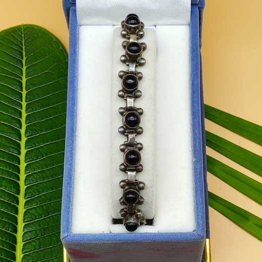 Unique Design Black Onyx Round Gemstone Bracelet in 925 Silver