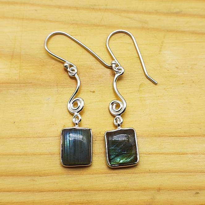 Boho Labradorite Silver Earrings – Elegant Everyday Wear