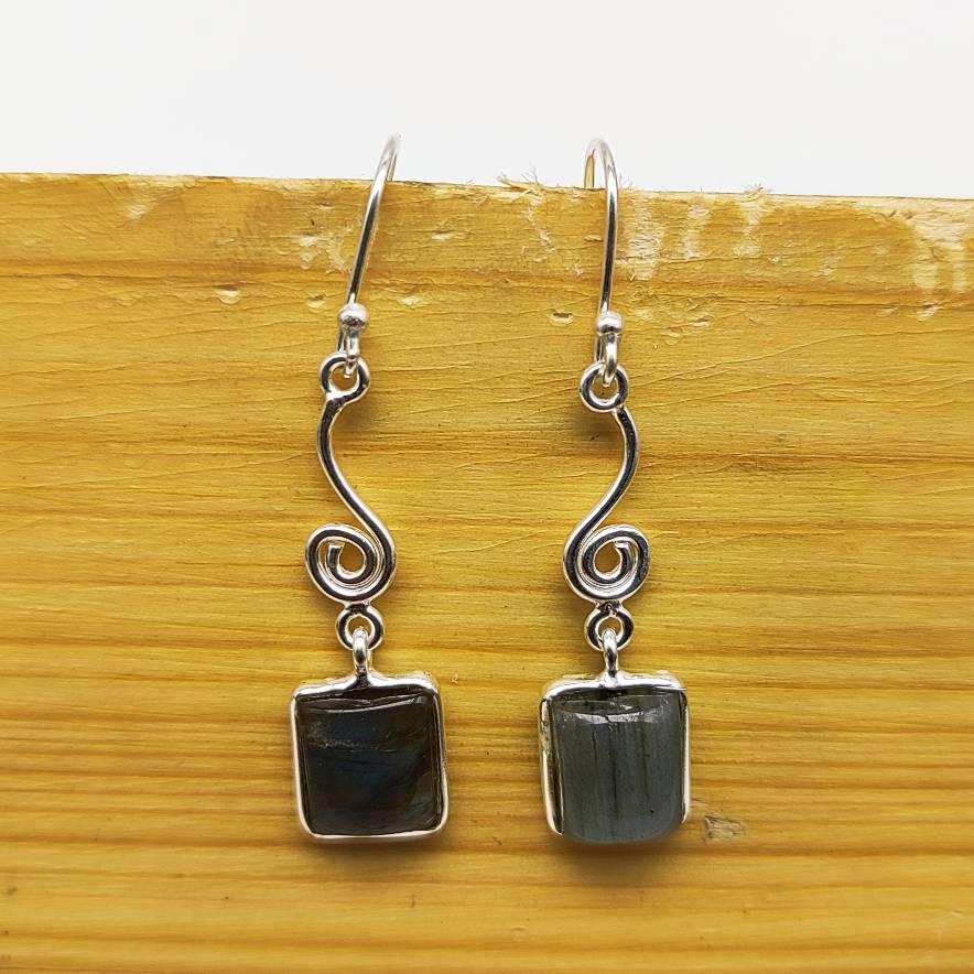 Boho Labradorite Silver Earrings – Elegant Everyday Wear