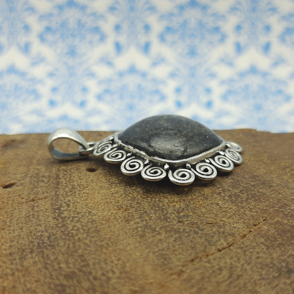 Nit Night Quartz Cushion 925 Silver Bezel Pendant
