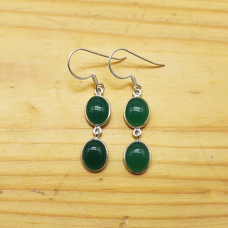 Natural Rainbow Green Onyx Oval Shape Gemstone Earring