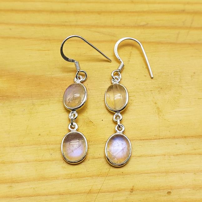 925 Silver Rainbow Moonstone Oval Shape Gemstone Earring