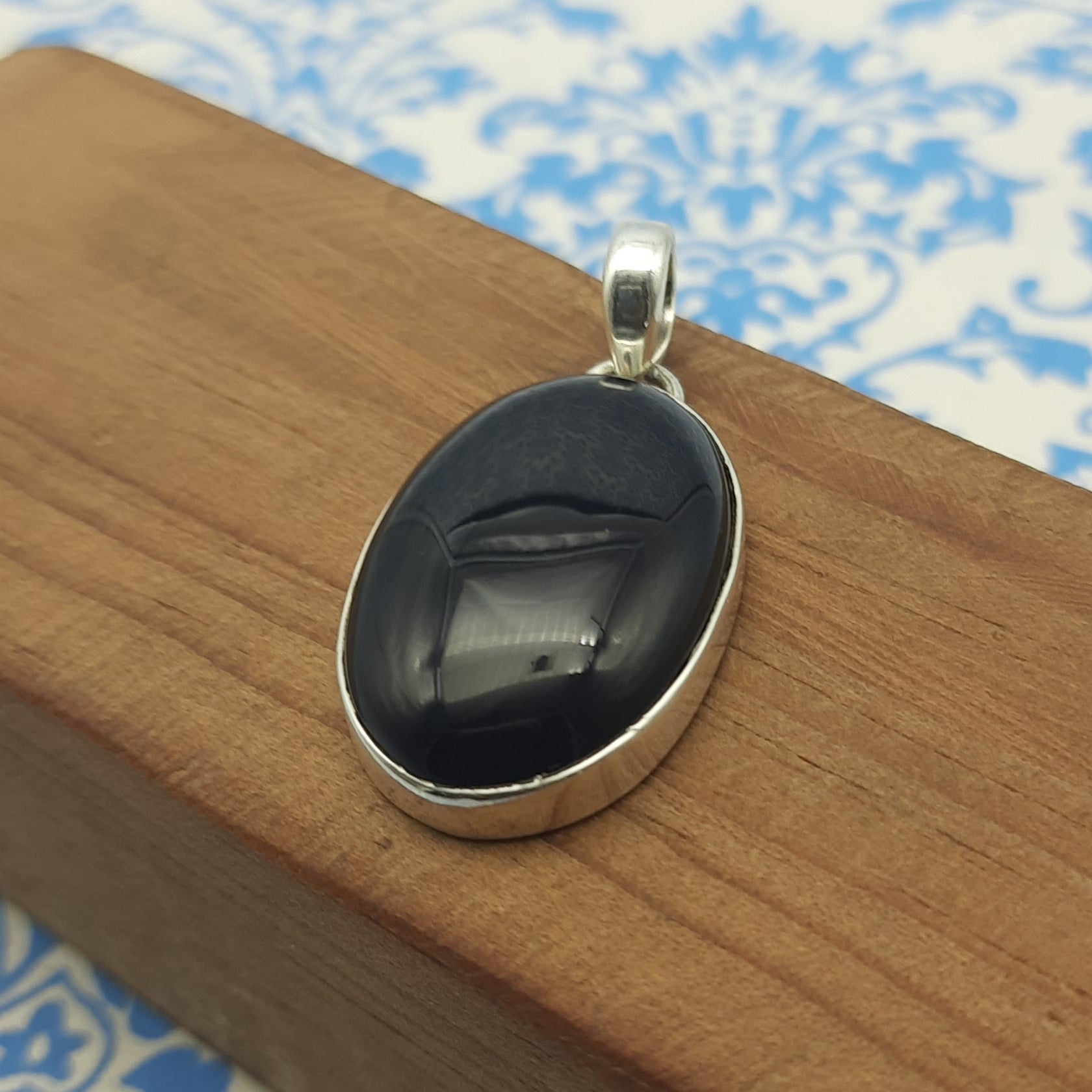 Black Onyx Oval 925 Silver Elegant Pendant