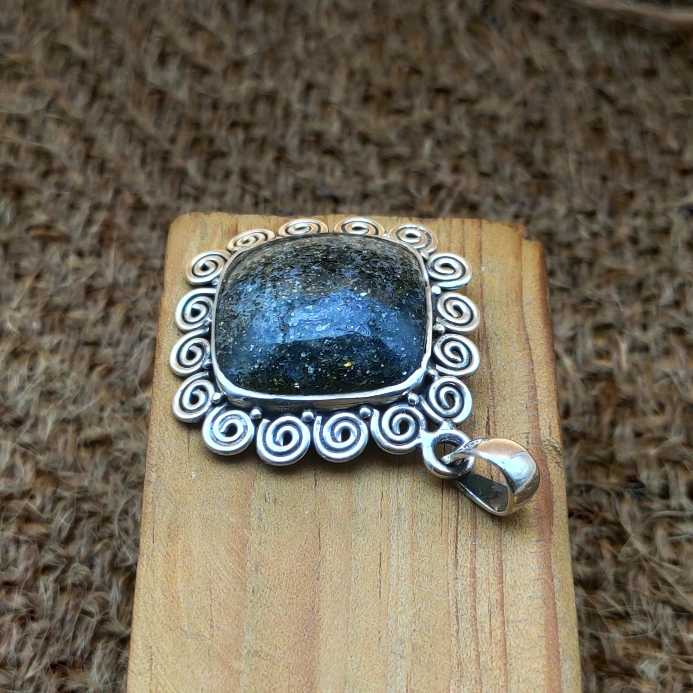 Nit Night Quartz Cushion 925 Silver Southwestern Pendant