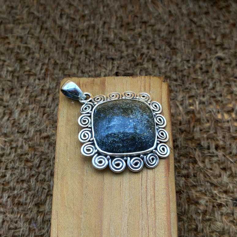 Nit Night Quartz Cushion 925 Silver Southwestern Pendant