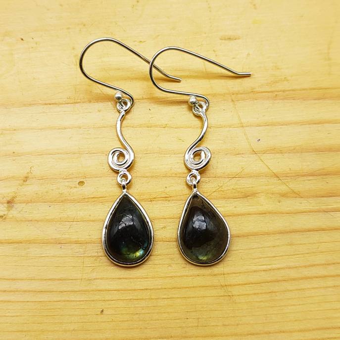 AAA Quality Labradorite Oval Gemstone Silver Earring