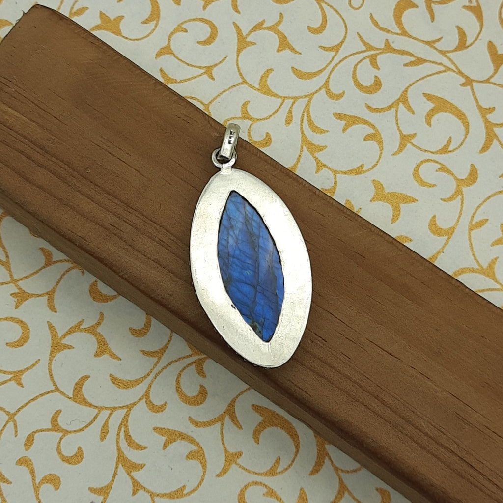 925 Sterling Silver Labradorite Pendant – Natural Gemstone Nepali Handmade Boho Jewelry