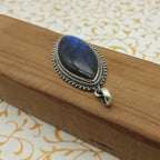 925 Sterling Silver Labradorite Pendant – Natural Gemstone Nepali Handmade Boho Jewelry