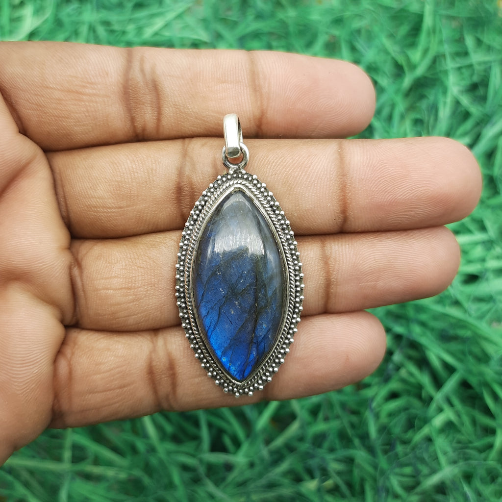 925 Sterling Silver Labradorite Pendant – Natural Gemstone Nepali Handmade Boho Jewelry