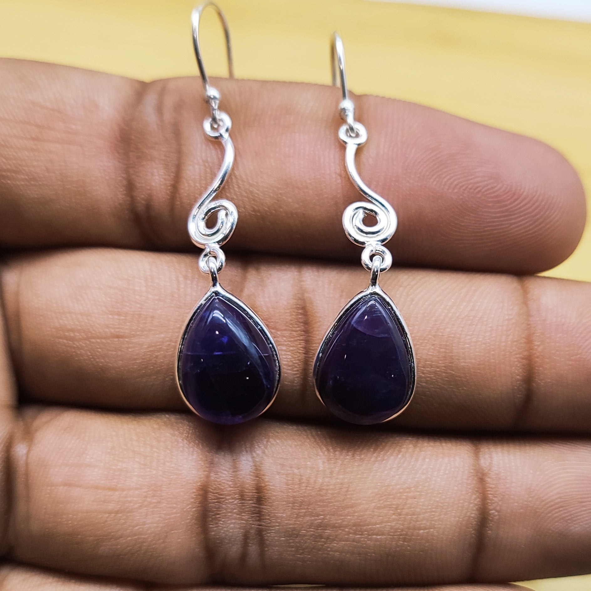 925 Sterling Silver Amethyst Drop Earrings – Minimal Gemstone Dangle