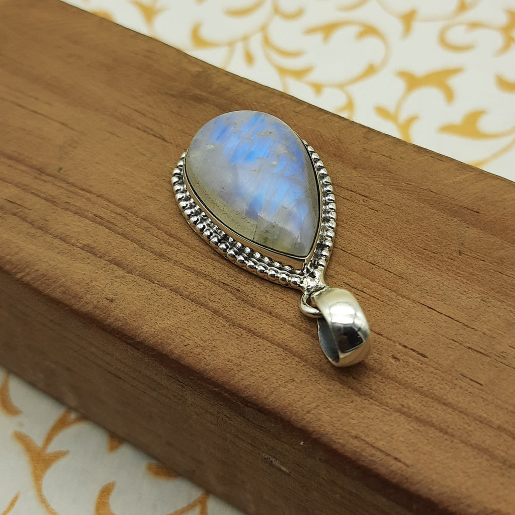 925 Sterling Silver Rainbow Moonstone Pendant – Natural Gemstone Nepali Boho Jewelry