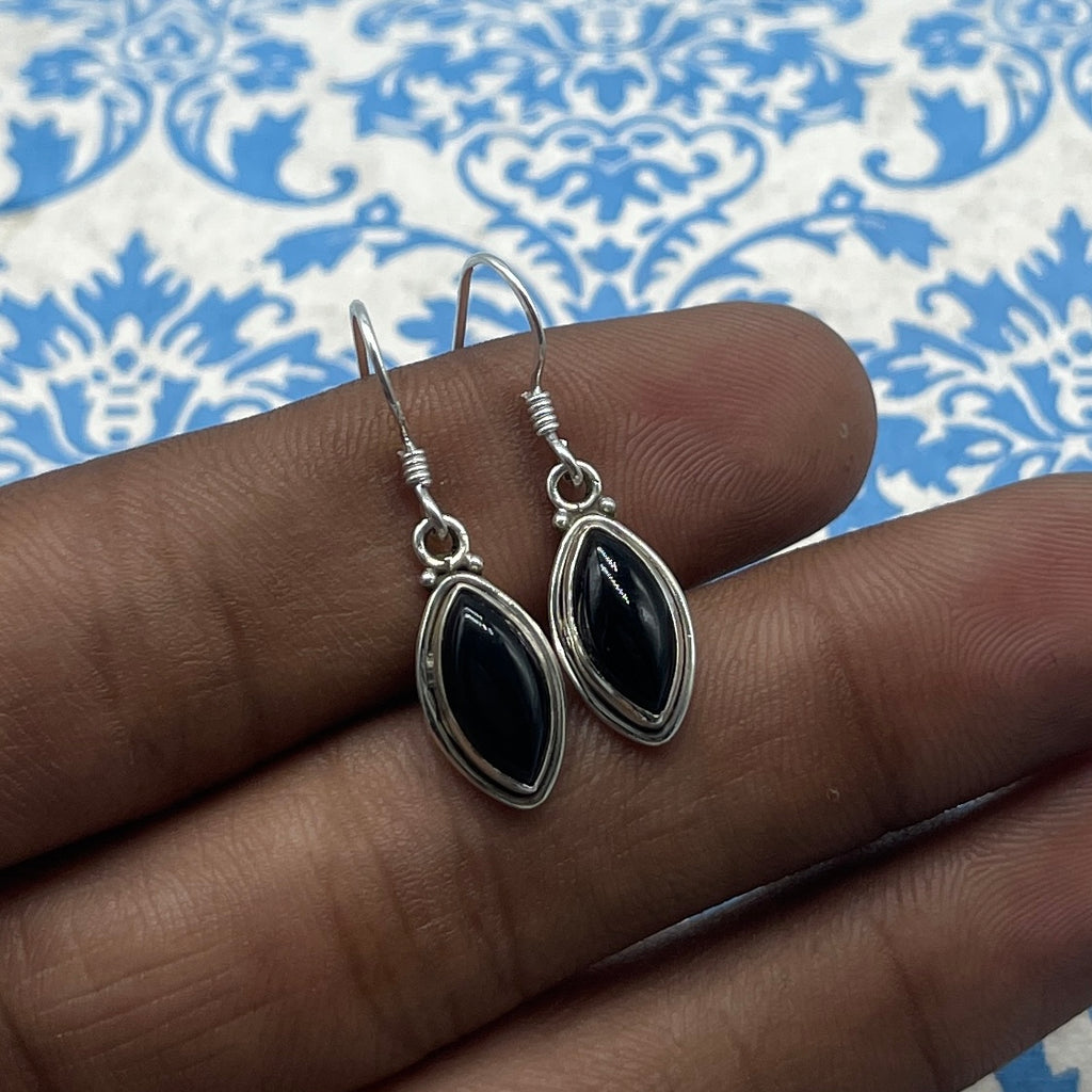 Classic Black Onyx Silver Earrings – Timeless Oval Design