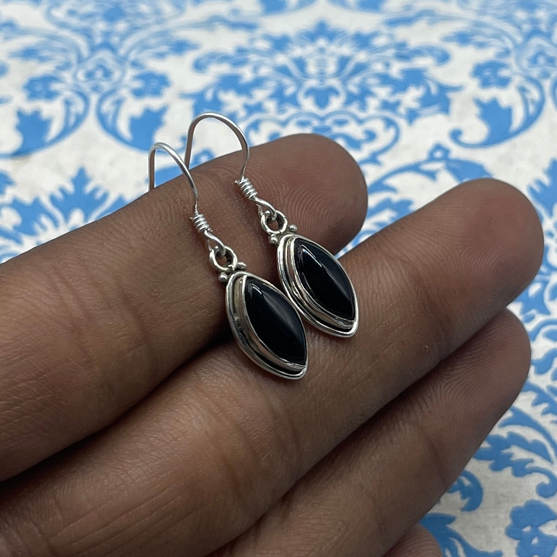 Classic Black Onyx Silver Earrings – Timeless Oval Design