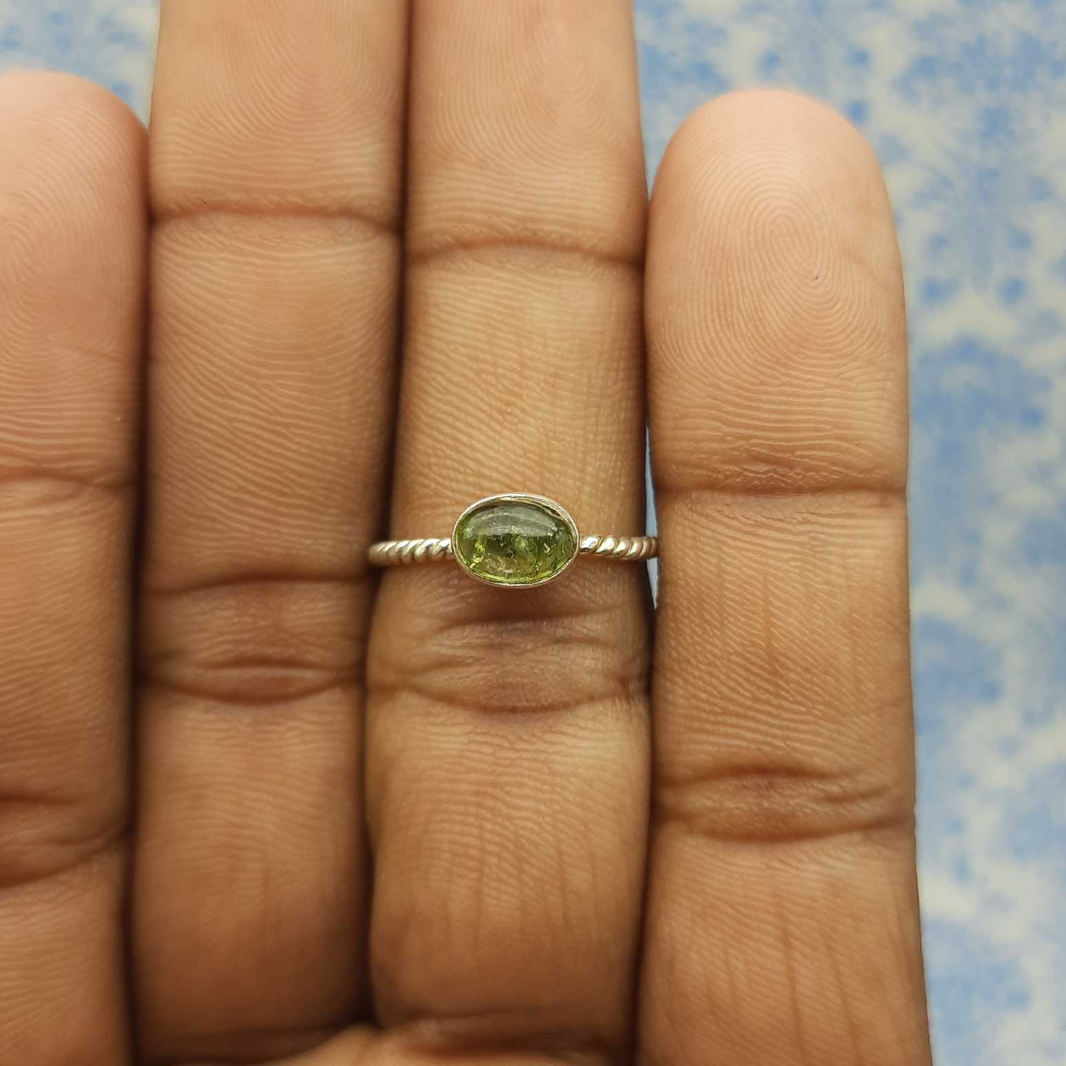 Peridot Cabochon Gemstone 925 Sterling Silver Twisted Wire Band Ring
