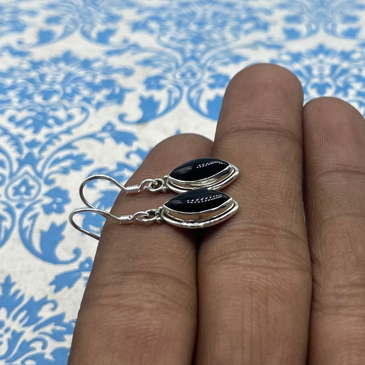 Classic Black Onyx Silver Earrings – Timeless Oval Design
