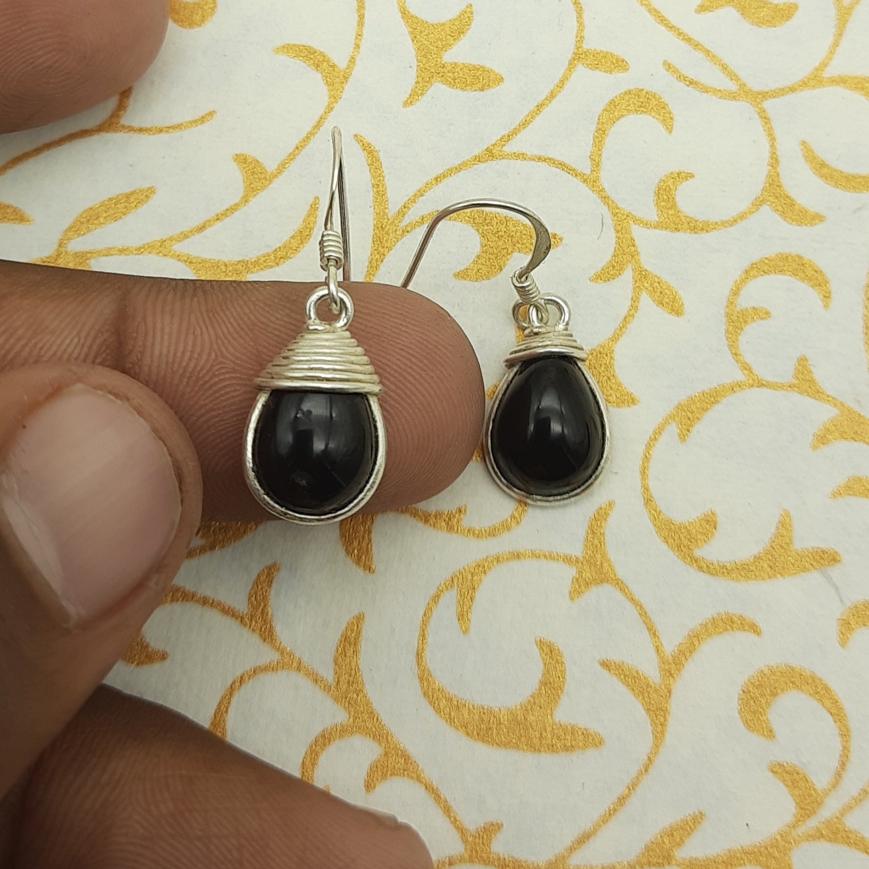 Classic Black Onyx Silver Earrings – Timeless Drop Design