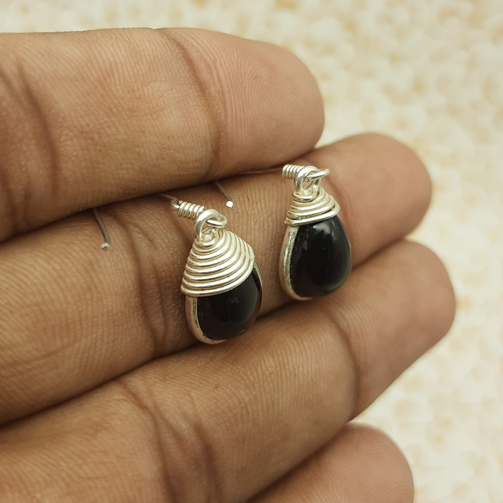 Classic Black Onyx Silver Earrings – Timeless Drop Design