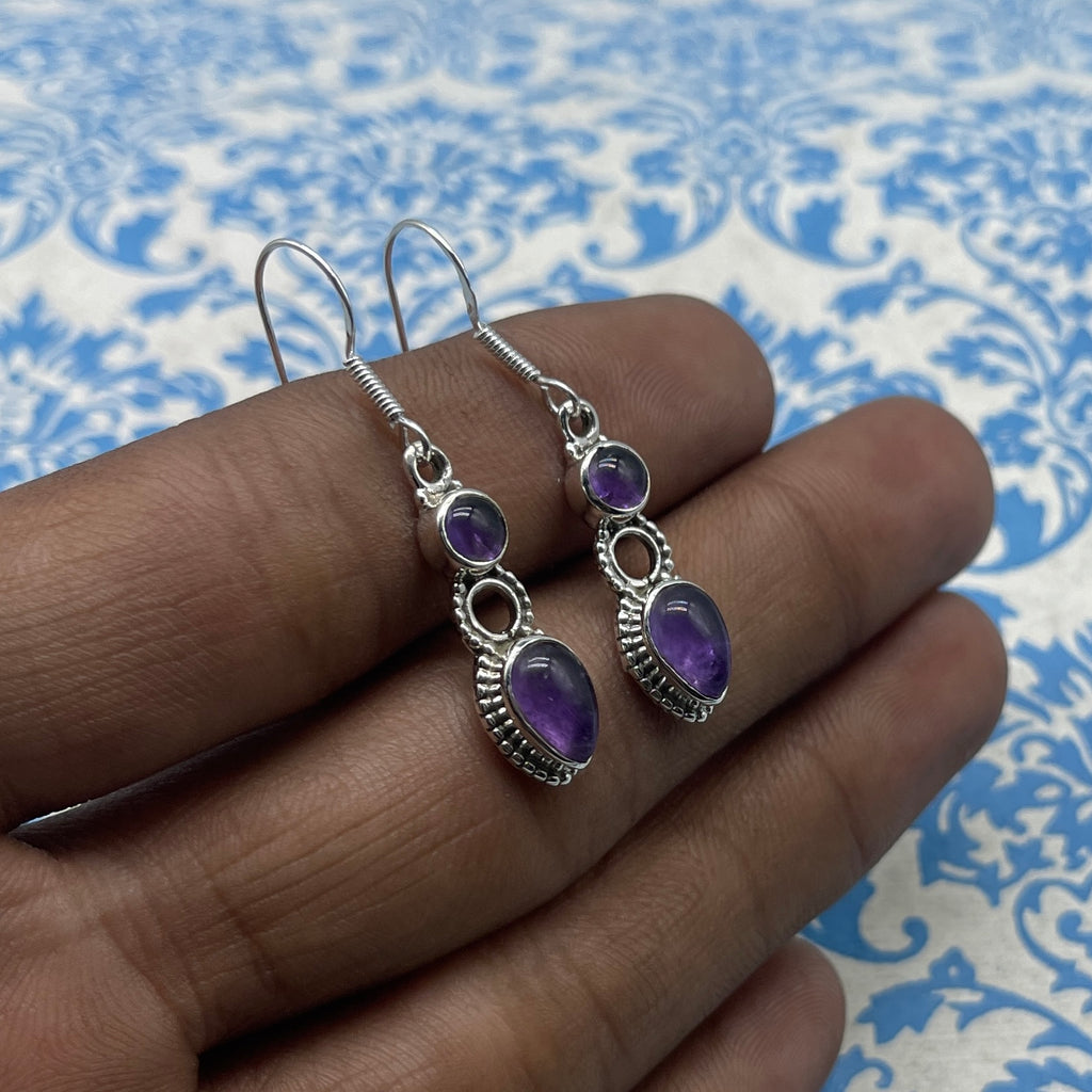 Small Amethyst Gemstone Earrings – Subtle 925 Silver Dangle