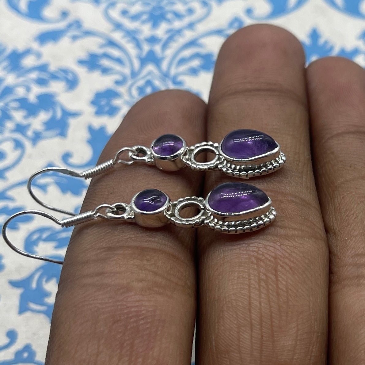 Small Amethyst Gemstone Earrings – Subtle 925 Silver Dangle