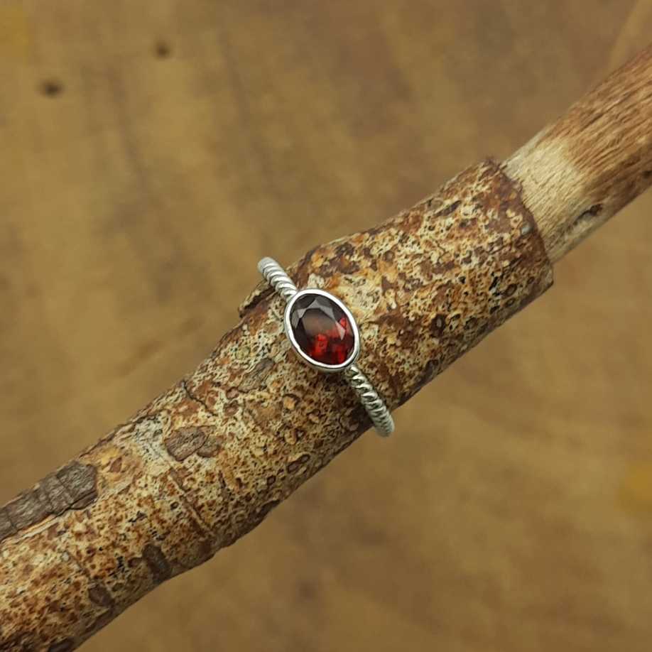 925 Sterling Silver Handmade Garnet Gemstone Designer Band Ring