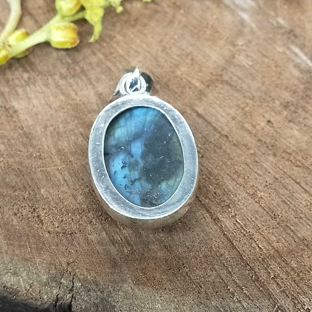 Labradorite Handmade Setting 925 Silver Pendant Ethnic Style