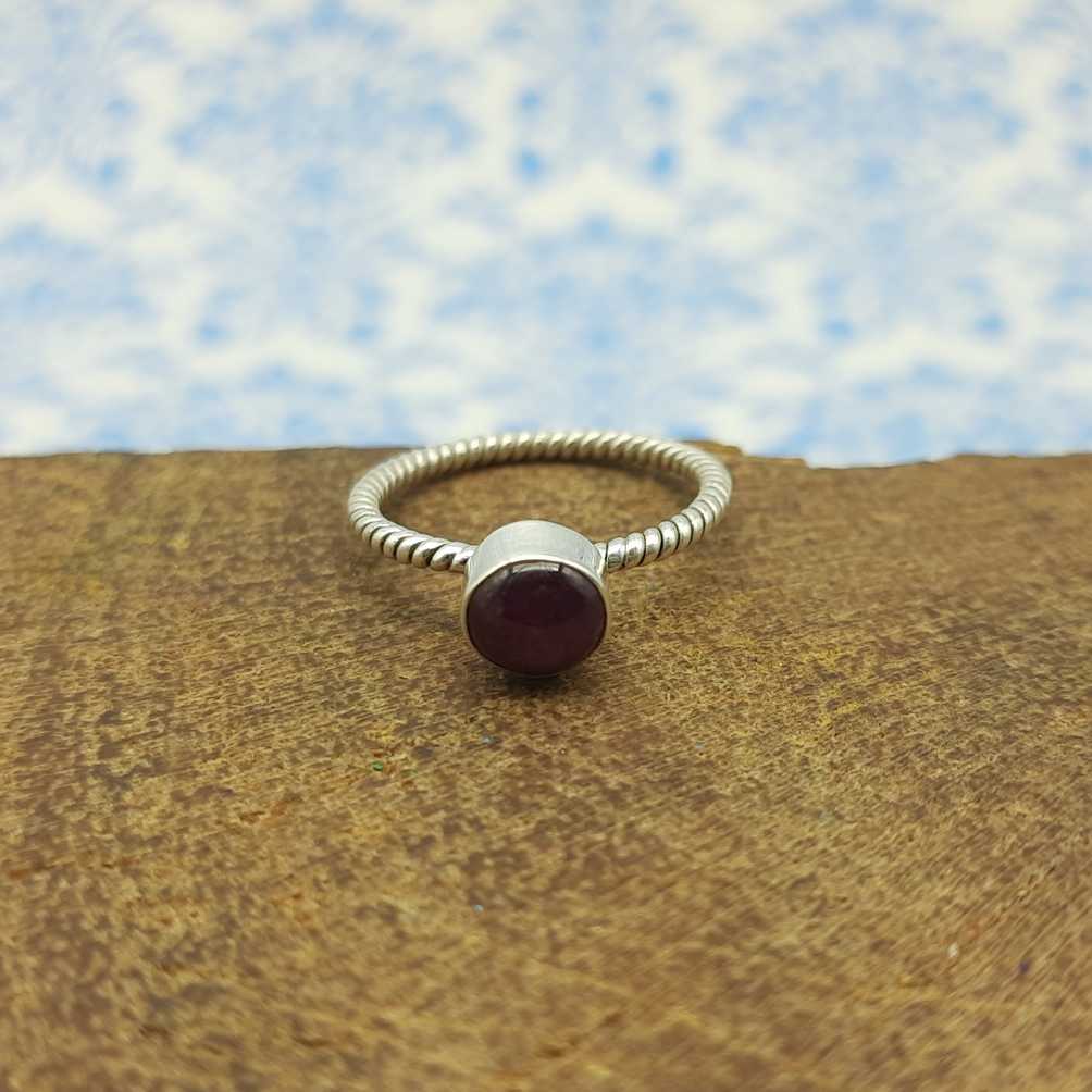 925 Sterling Silver Star Ruby Gemstone Twisted Wire Ring