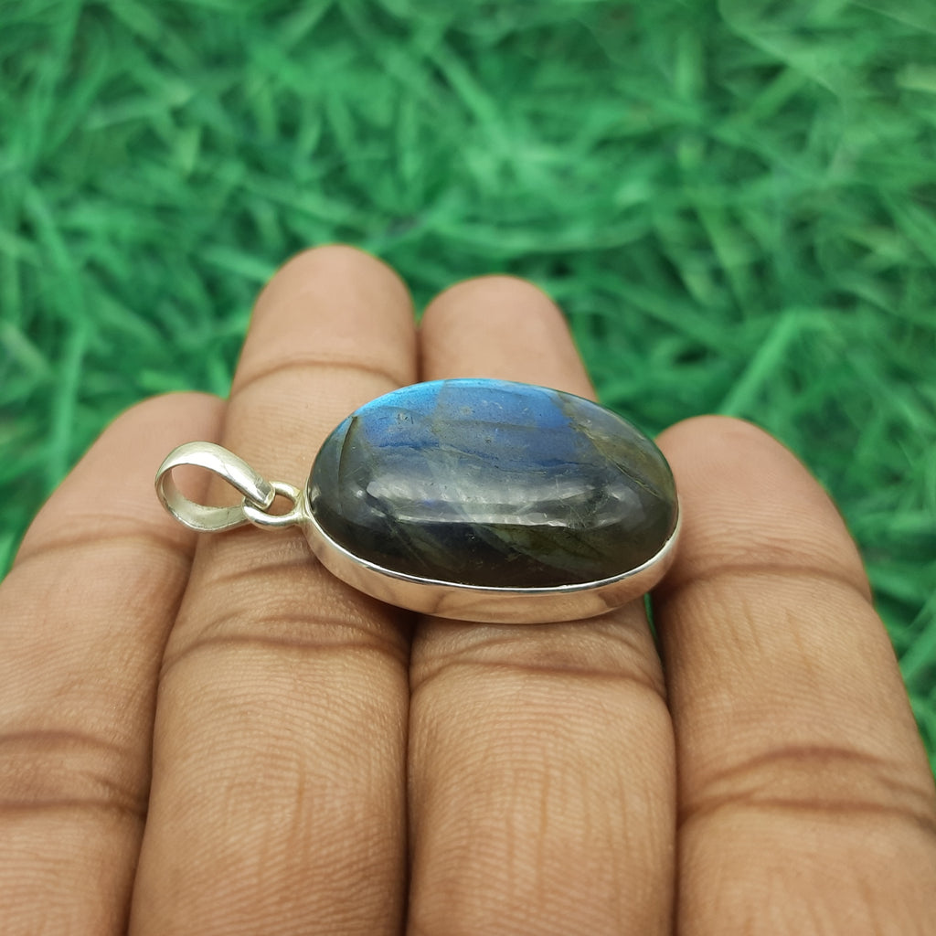 Labradorite Pendant in 925 Sterling Silver – Natural Flashy Gemstone Handmade Artisan Jewelry