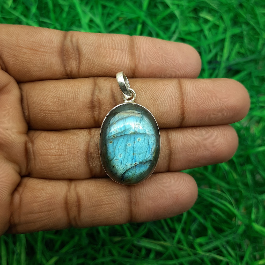Labradorite Pendant in 925 Sterling Silver – Natural Flashy Gemstone Handmade Artisan Jewelry