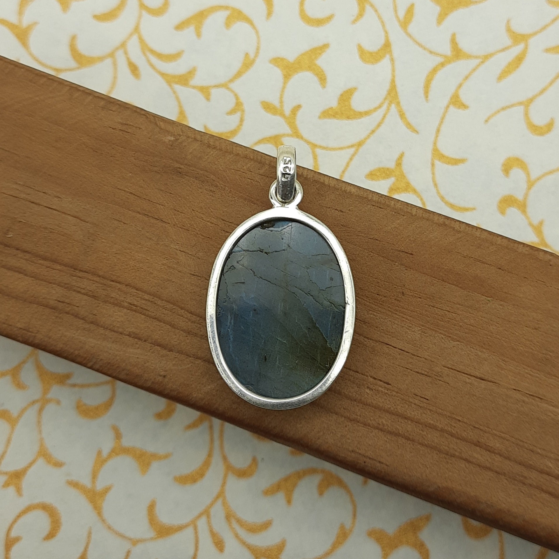 Labradorite Pendant in 925 Sterling Silver – Natural Flashy Gemstone Handmade Artisan Jewelry
