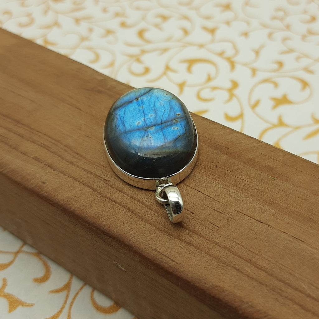 Labradorite Pendant in 925 Sterling Silver – Natural Flashy Gemstone Handmade Artisan Jewelry