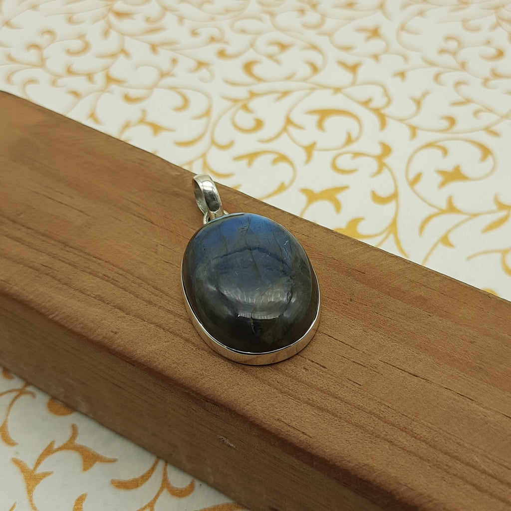 Labradorite Pendant in 925 Sterling Silver – Natural Flashy Gemstone Handmade Artisan Jewelry