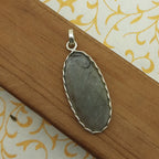 Labradorite Flash Pendant in 925 Sterling Silver – Mystical Bohemian Design