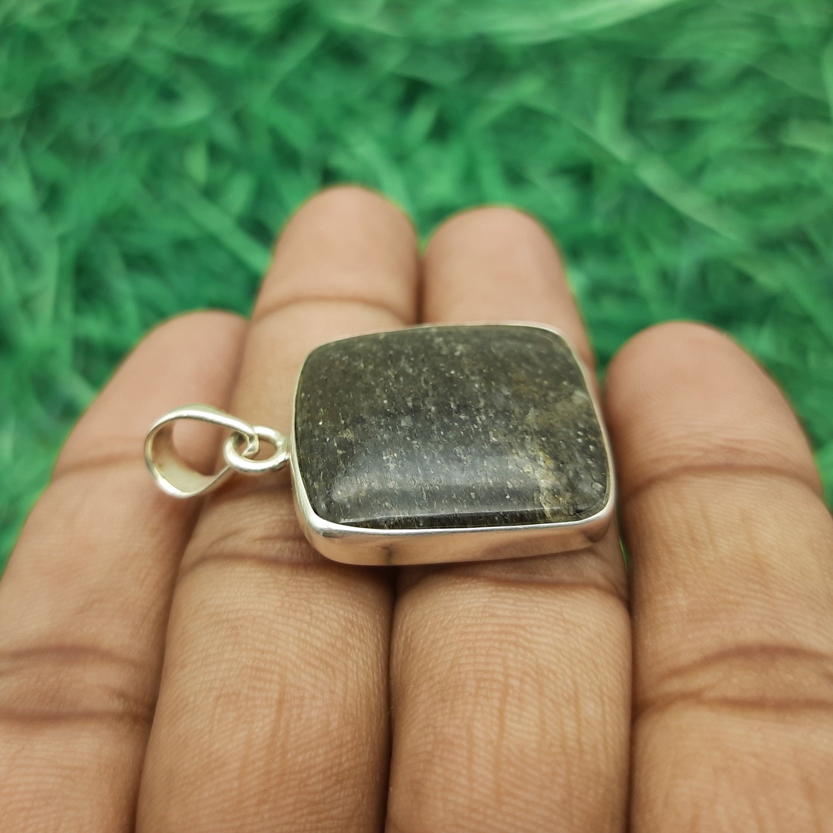 Knit Knight Quartz Pendant – Artistic 925 Sterling Silver Boho Jewelry Piece