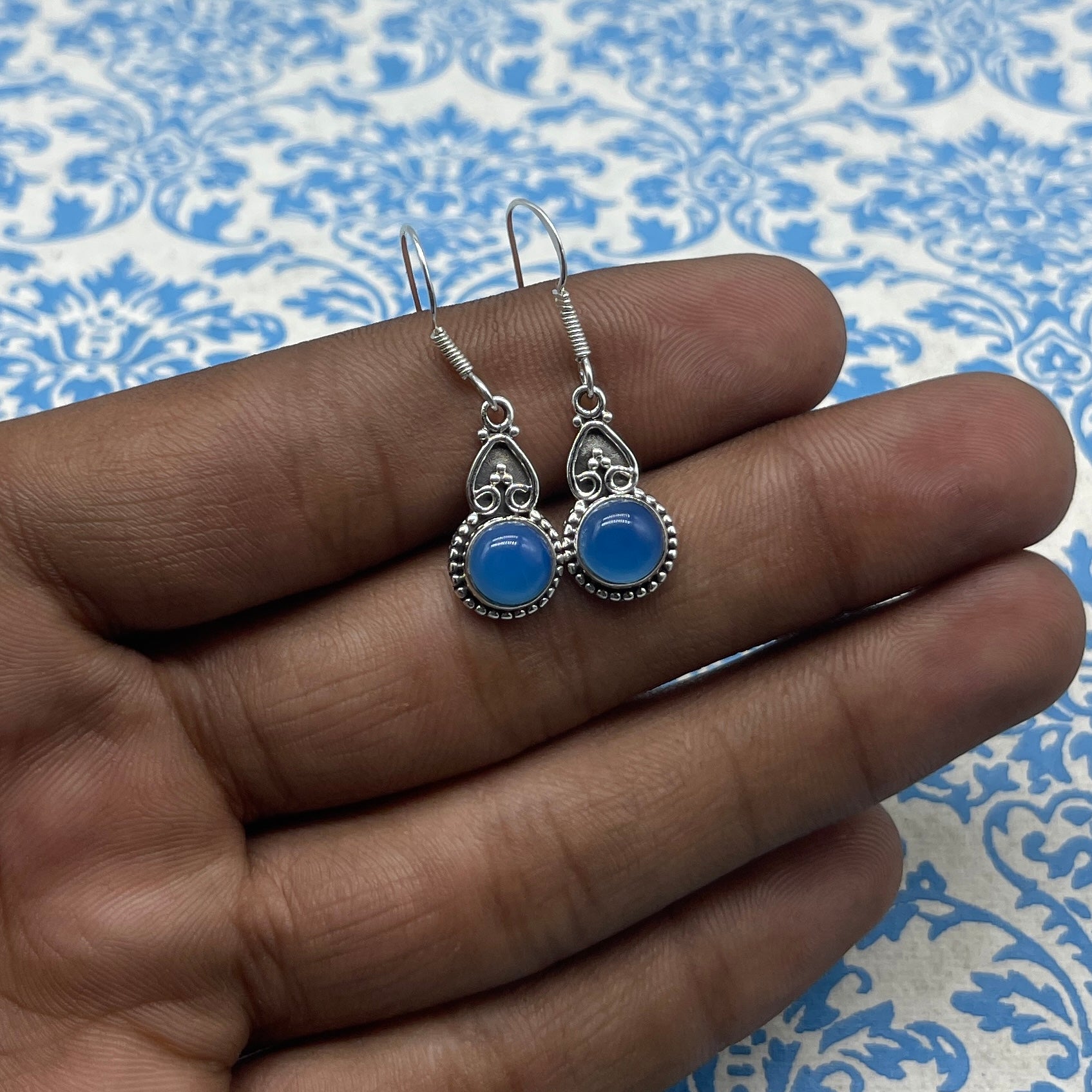 Minimal Chalcedony Earrings in 925 Silver – Everyday Style