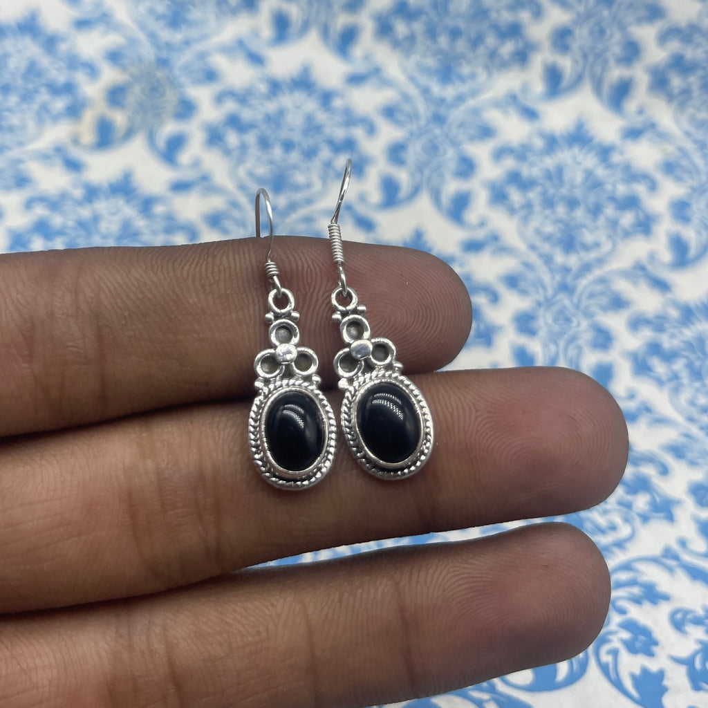 Classic Black Onyx Silver Earrings – Timeless Oval Design