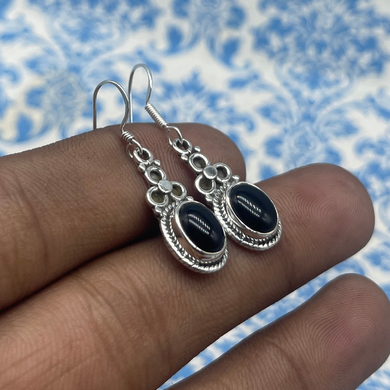 Classic Black Onyx Silver Earrings – Timeless Oval Design