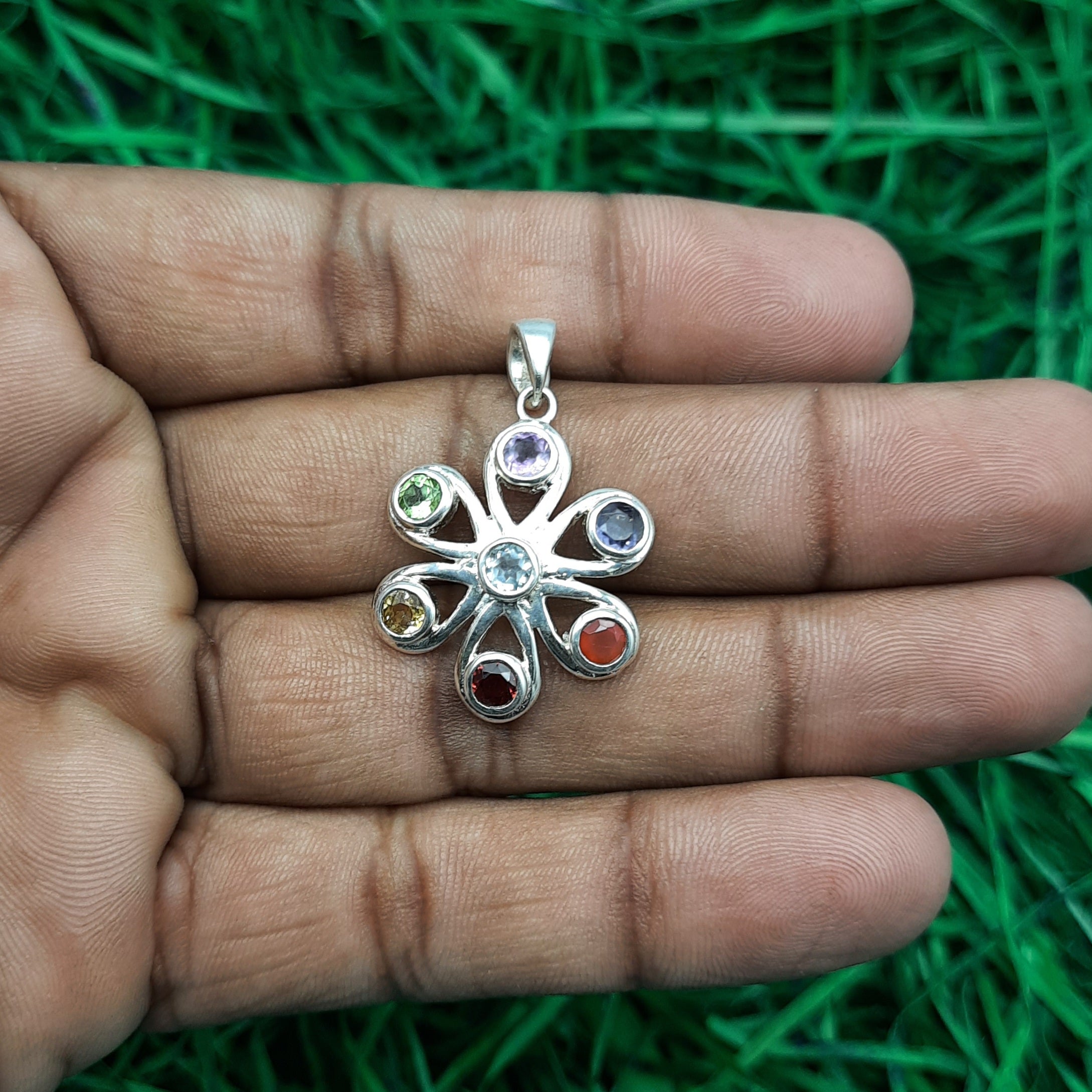 7 Chakra Flower Design Pendant 925 Sterling Silver – Spiritual Harmony & Energy Alignment Boho Talisman