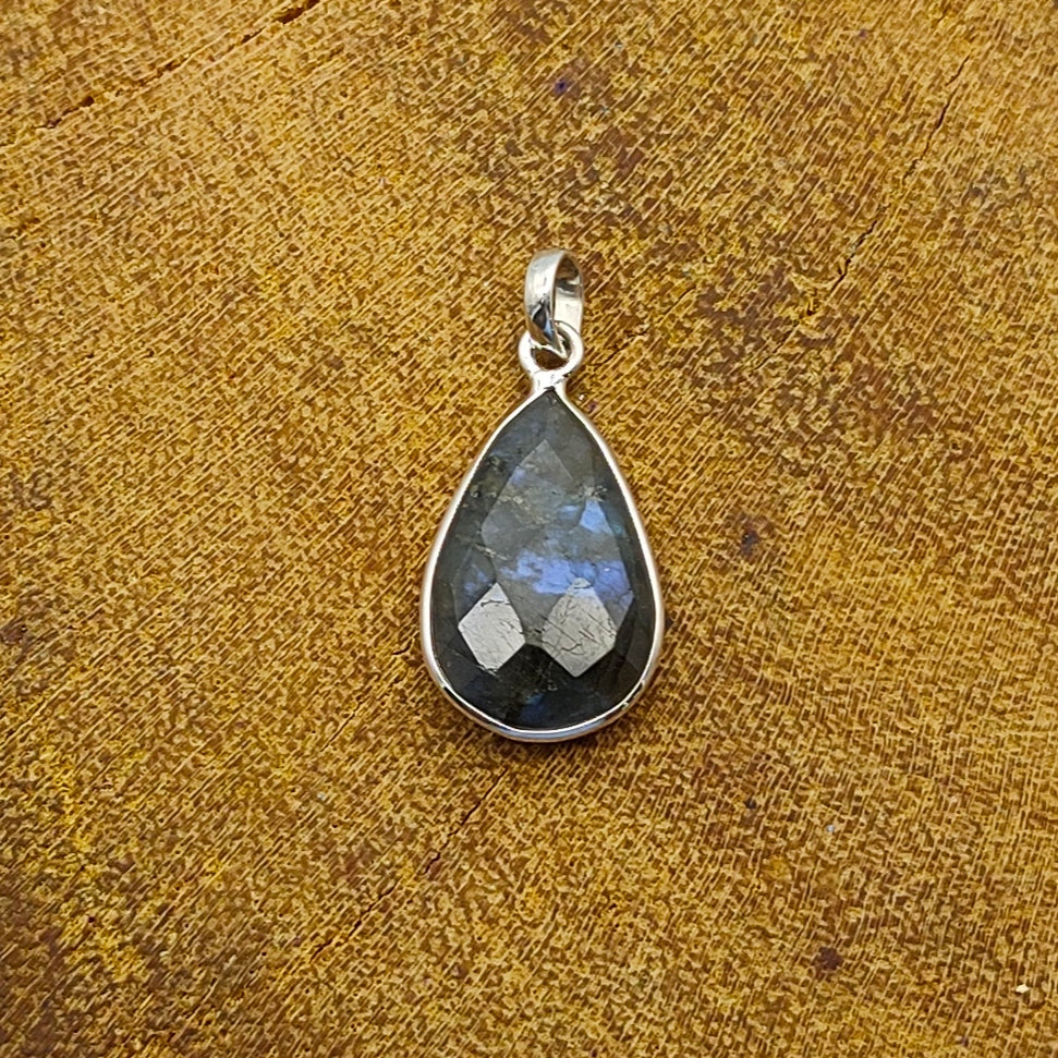 Labradorite 925 Silver Bezel Pendant Artisan Low Price
