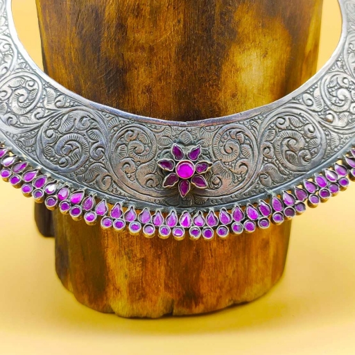 Textured 925 Sterling Silver Handmade Tribal Traditional Hasli With Pink Colored Stones