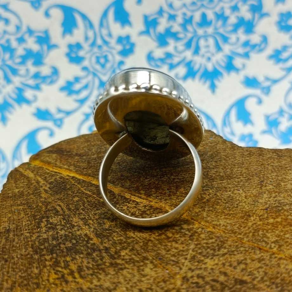 Oval Shape Labradorite Gemstone  925 Stelring Silver Bohemian Rava Work Ring